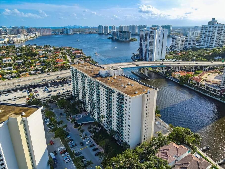 Sunny Isles Condo Very Close To The Beach With Amenities Sunny Isles Beach Exterior photo