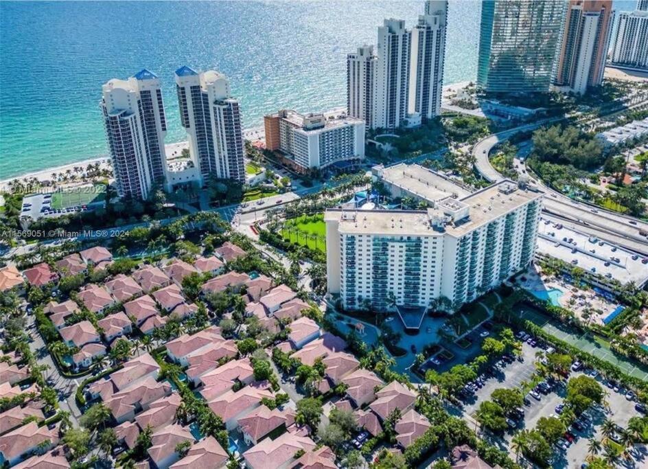 Sunny Isles Condo Very Close To The Beach With Amenities Sunny Isles Beach Exterior photo